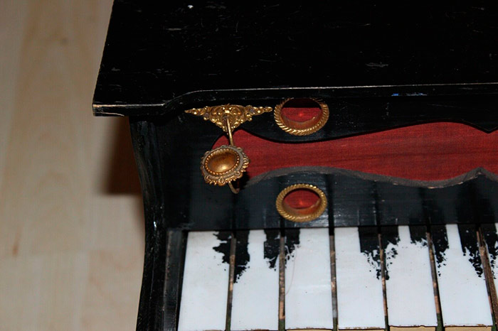 ToyPiano, Klangplatten, 10 Töne